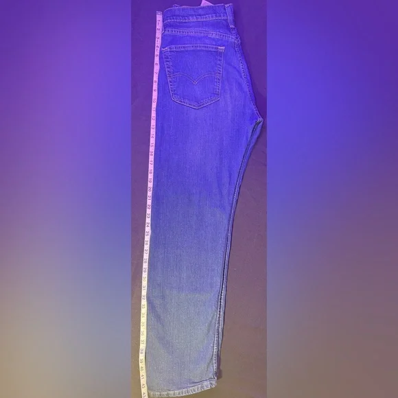 Like New Men’s Levi's 505 W32 L32 Blue Jeans with Signature Patch - Picture 5 of 7
